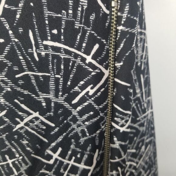 WAYF BLACK WHITE A-LINE DRESS. SIZE M - Picture 9 of 16